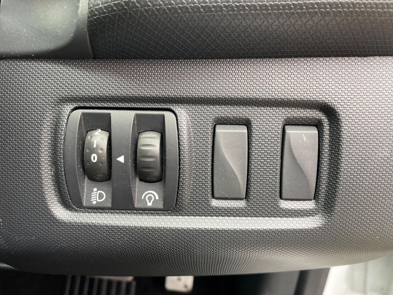 Used Renault Clio 2014 for sale - 76961839: Photo 9