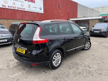 Used Renault Grand Scenic 2016 for sale - 77620349: Photo