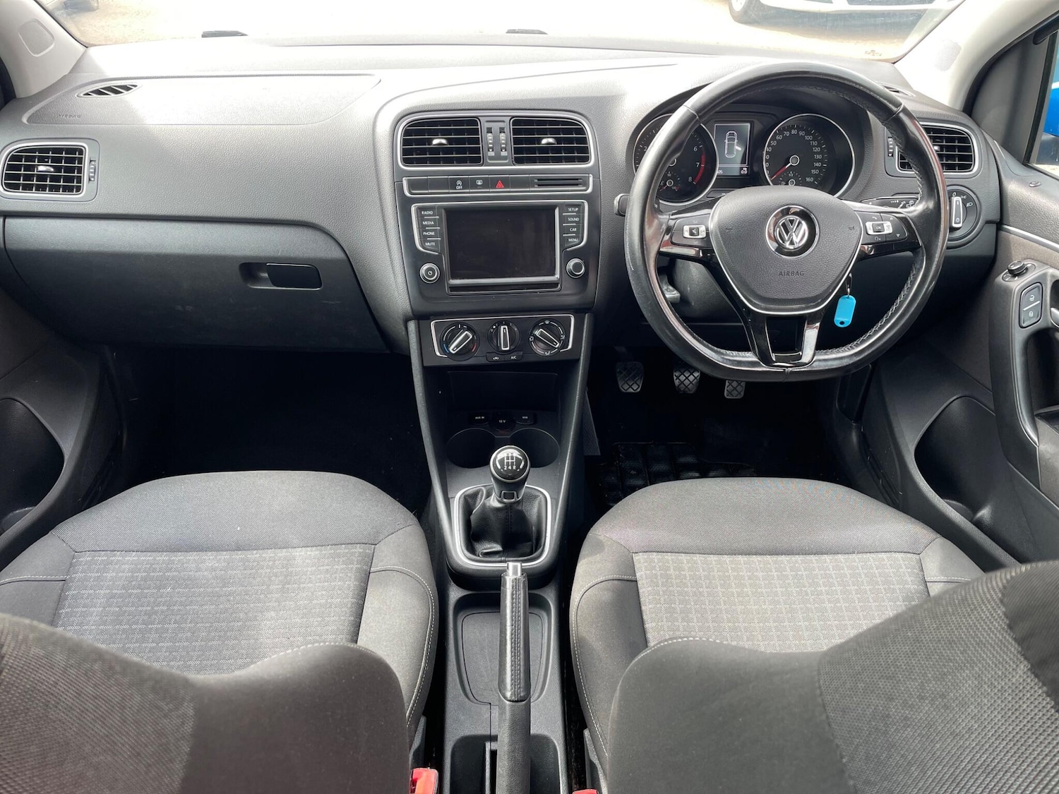 Used Volkswagen Polo 2015 for sale - 76914508: Photo 3