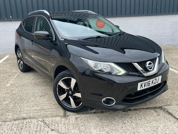 Used Nissan Qashqai 2016 for sale - 76147890: Photo 2