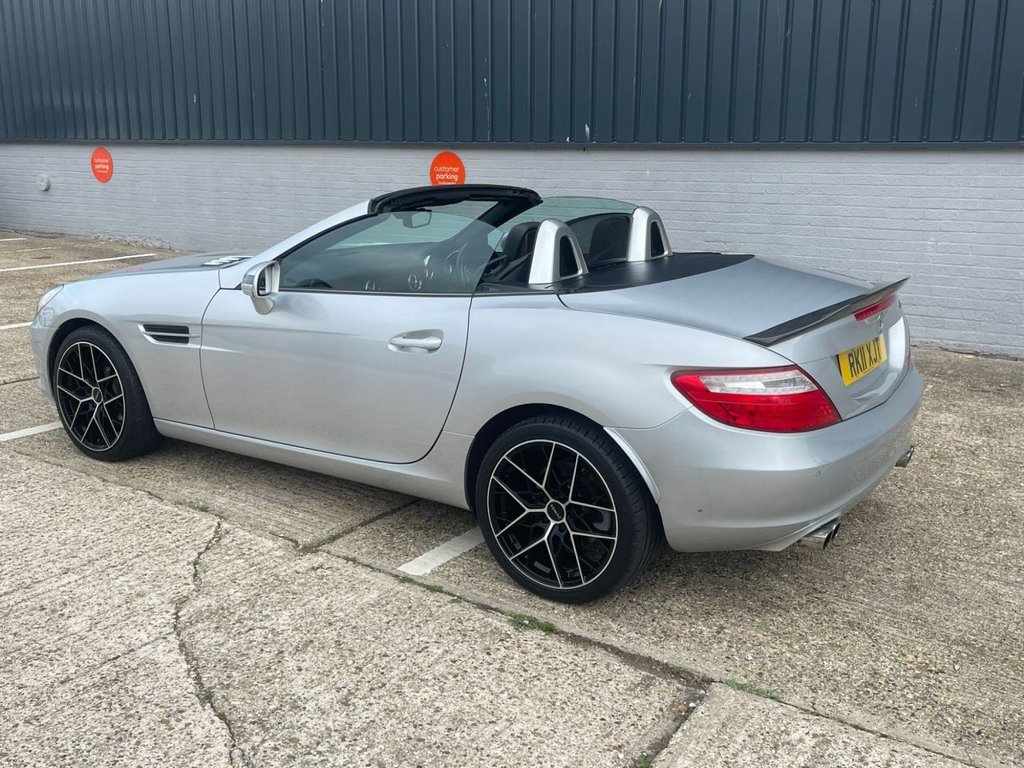 Used Mercedes-Benz SLK 2011 for sale - 76147895: Photo 30