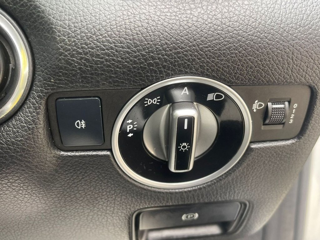 Used Mercedes-Benz SLK 2011 for sale - 76147895: Photo 45