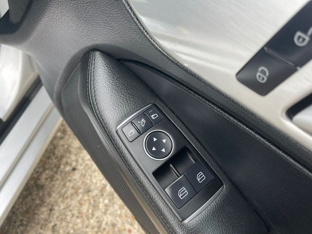 Used Mercedes-Benz SLK 2011 for sale - 76147895: Photo 46