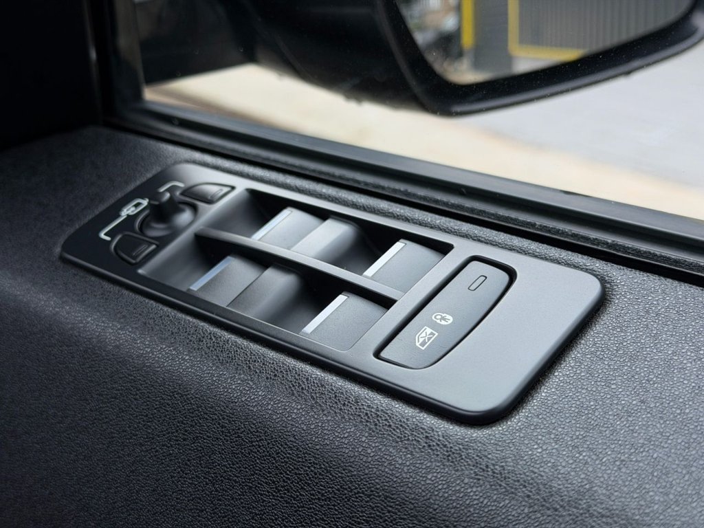 Used Land Rover Discovery Sport 2015 for sale - 77383855: Photo 35