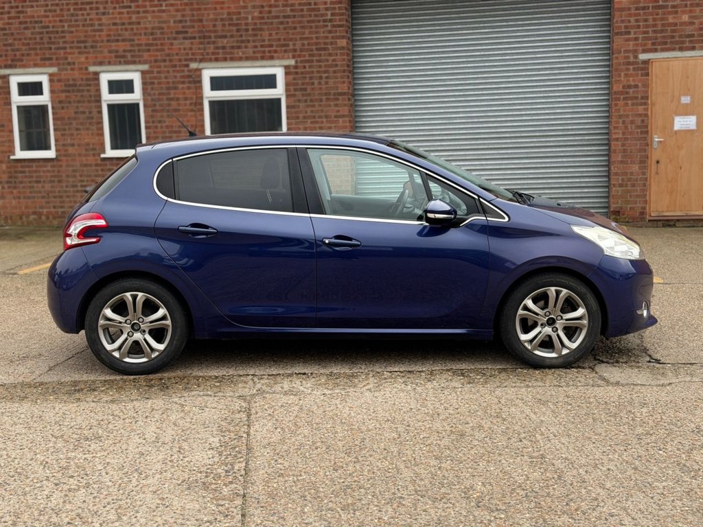 Used Peugeot 208 2012 for sale - 77692658: Photo 17