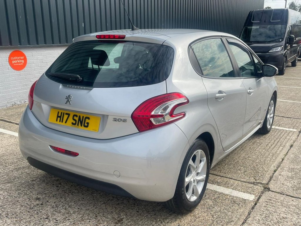 Used Peugeot 208 2015 for sale - 76147302: Photo 10