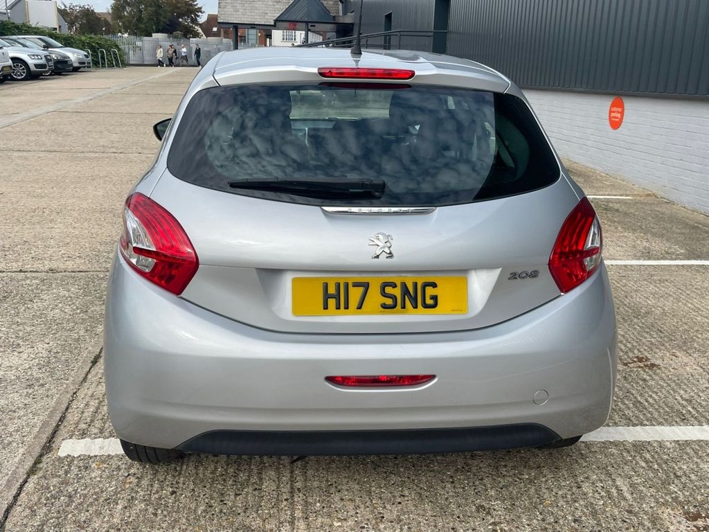 Used Peugeot 208 2015 for sale - 76147302: Photo 11