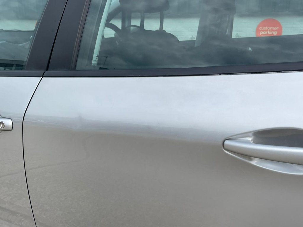 Used Peugeot 208 2015 for sale - 76147302: Photo 16