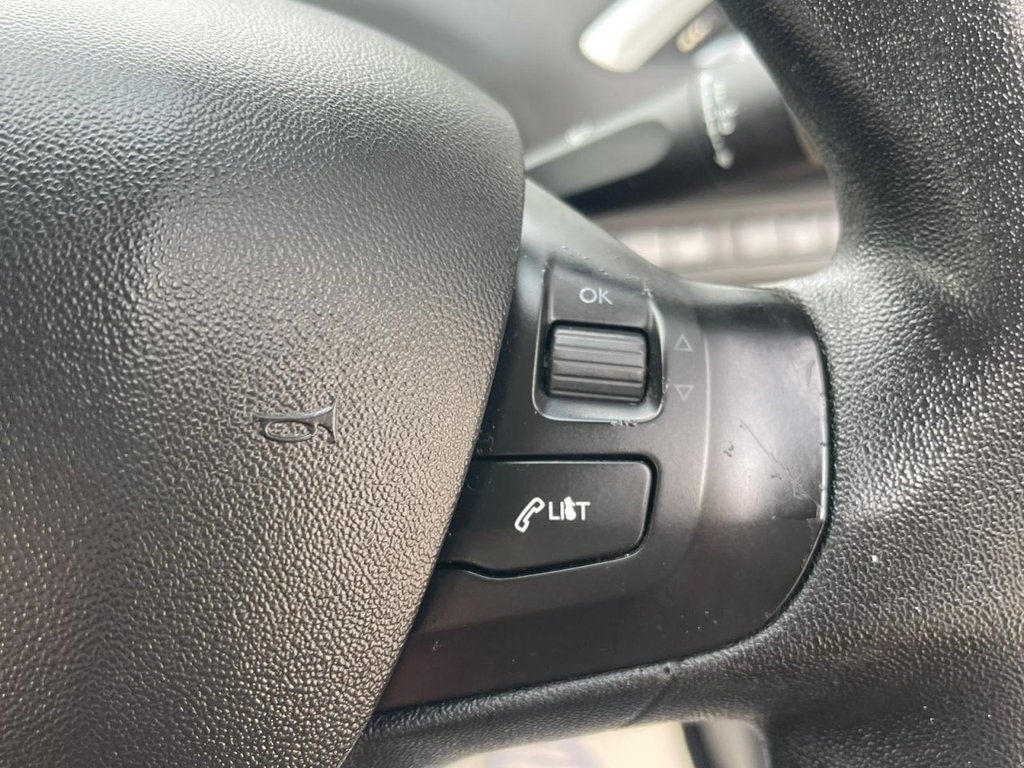 Used Peugeot 208 2015 for sale - 76147302: Photo 31