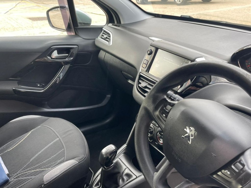 Used Peugeot 208 2015 for sale - 76147302: Photo 34