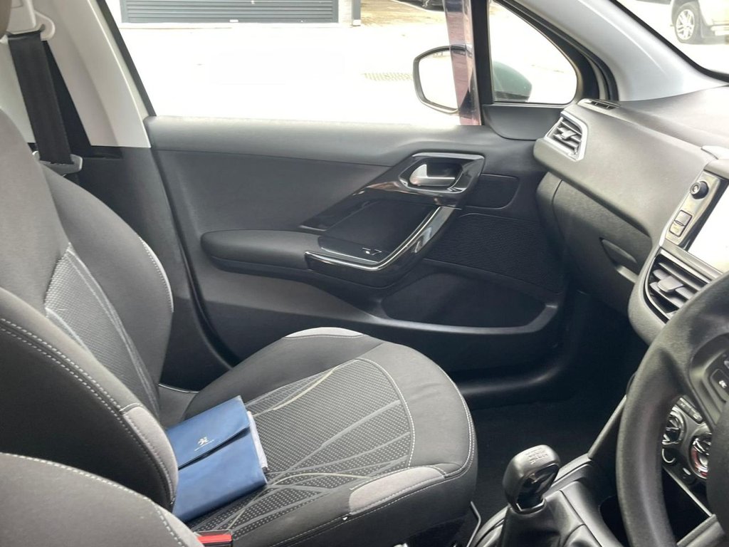 Used Peugeot 208 2015 for sale - 76147302: Photo 35
