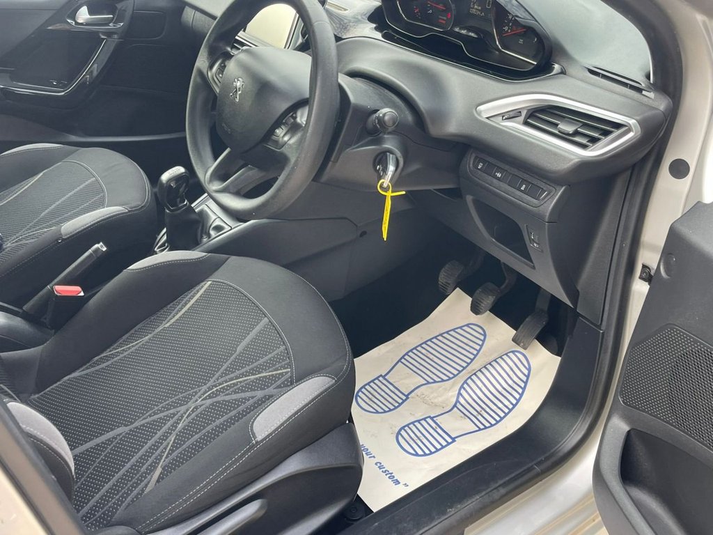 Used Peugeot 208 2015 for sale - 76147302: Photo 41