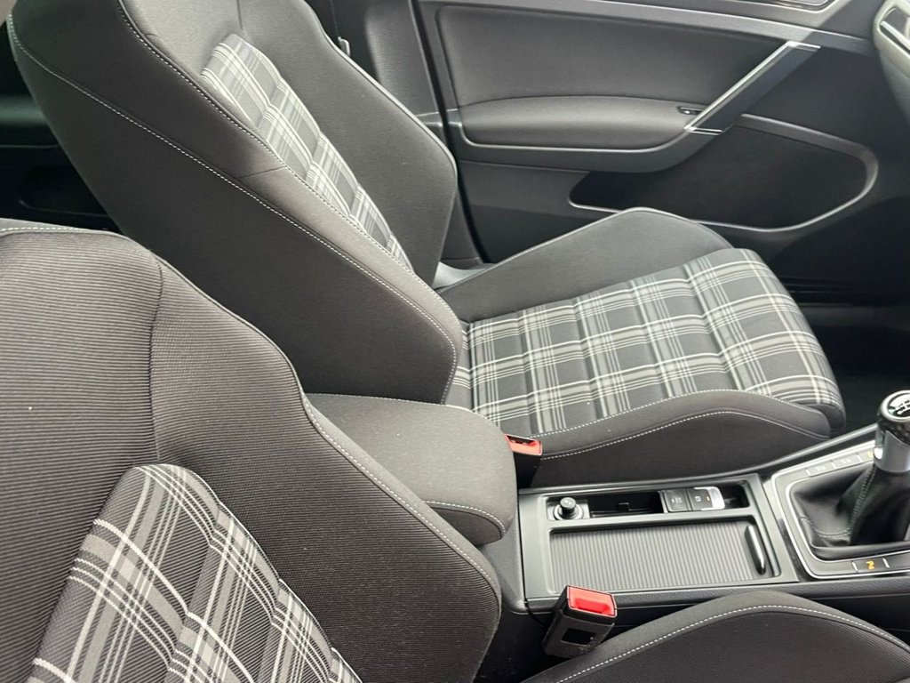 Used Volkswagen Golf 2015 for sale - 76454191: Photo 40