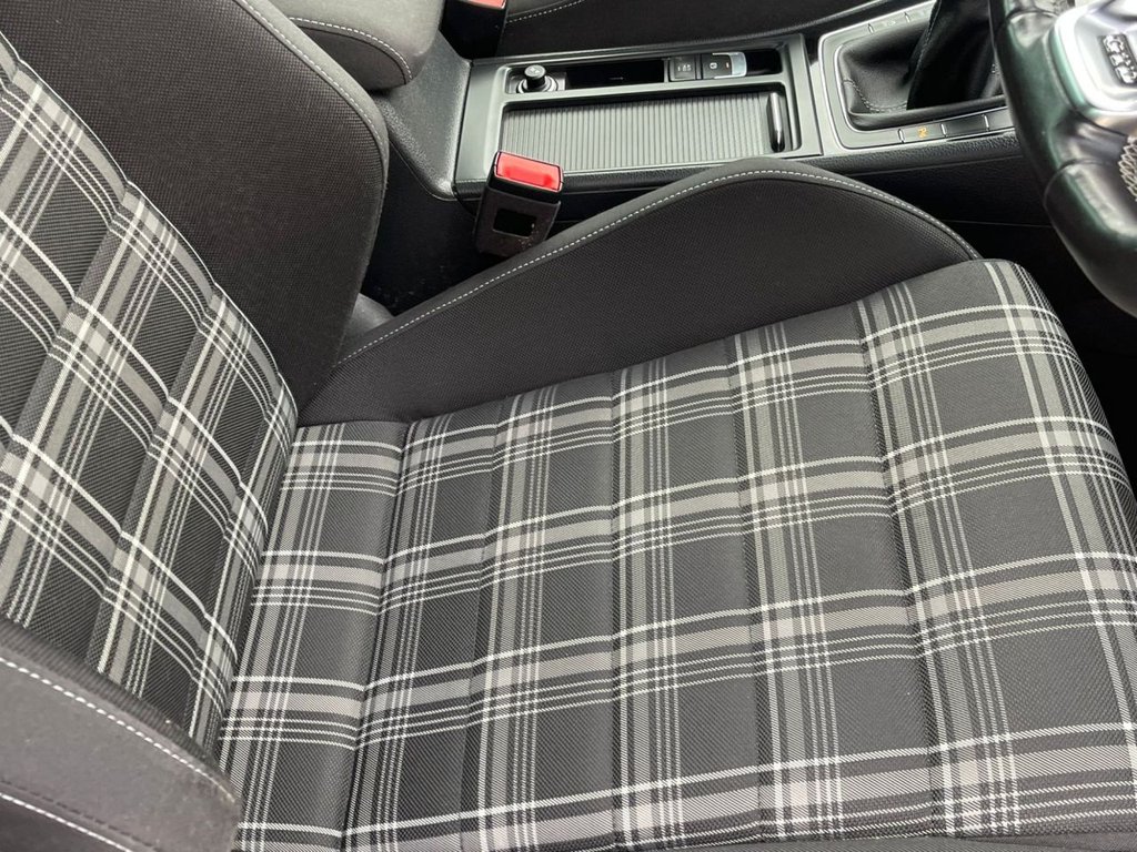 Used Volkswagen Golf 2015 for sale - 76454191: Photo 42