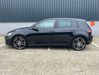 Used Volkswagen Golf 2016 for sale - 75986353: Photo