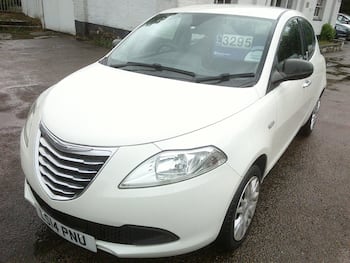 Used Chrysler Ypsilon 2014 for sale - 79668357: Photo