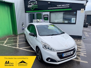 Used Peugeot 208 2015 for sale - 76273796: Photo