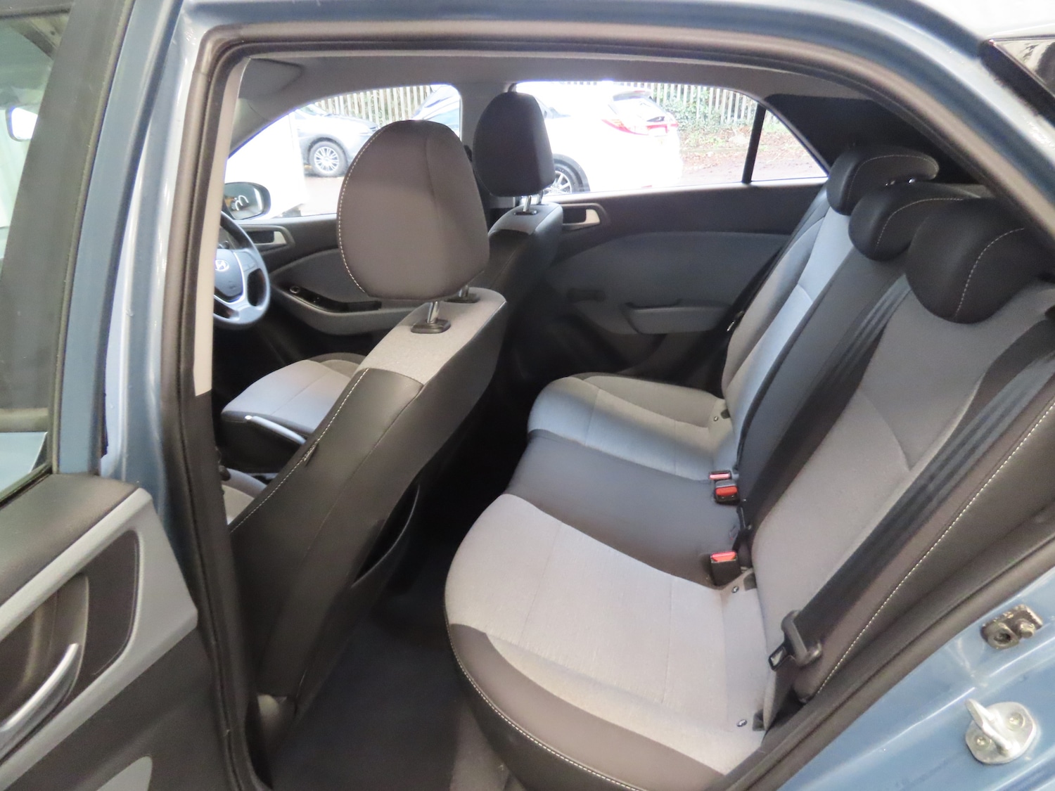 Used Hyundai i20 2015 for sale - 76949826: Photo 8