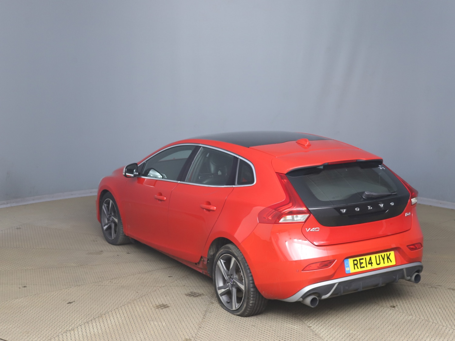 Used Volvo V40 2014 for sale - 77989827: Photo 3