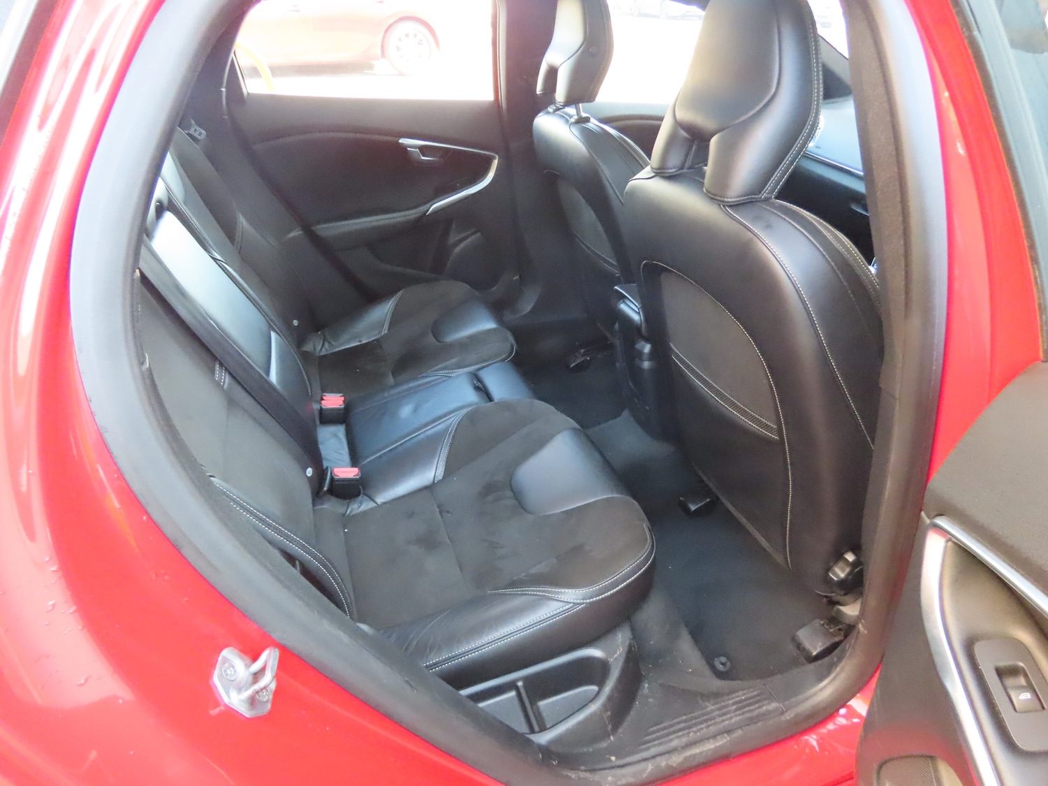 Used Volvo V40 2014 for sale - 77989827: Photo 7