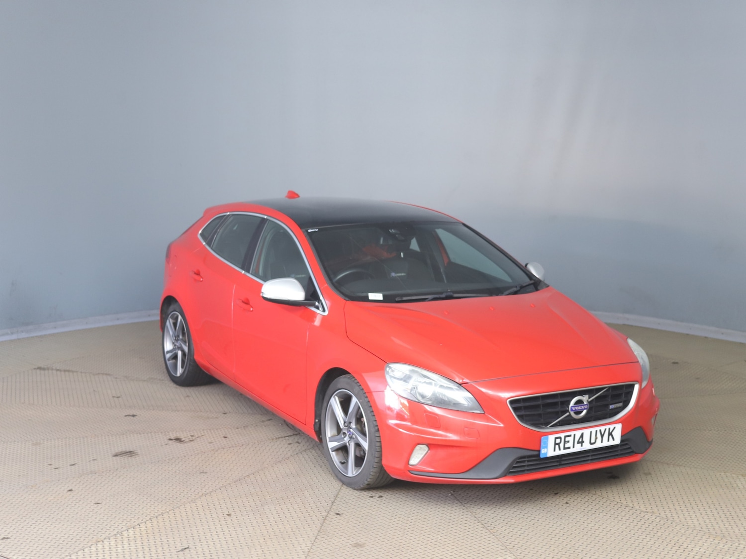 Used Volvo V40 2014 for sale - 77989827: Photo 8