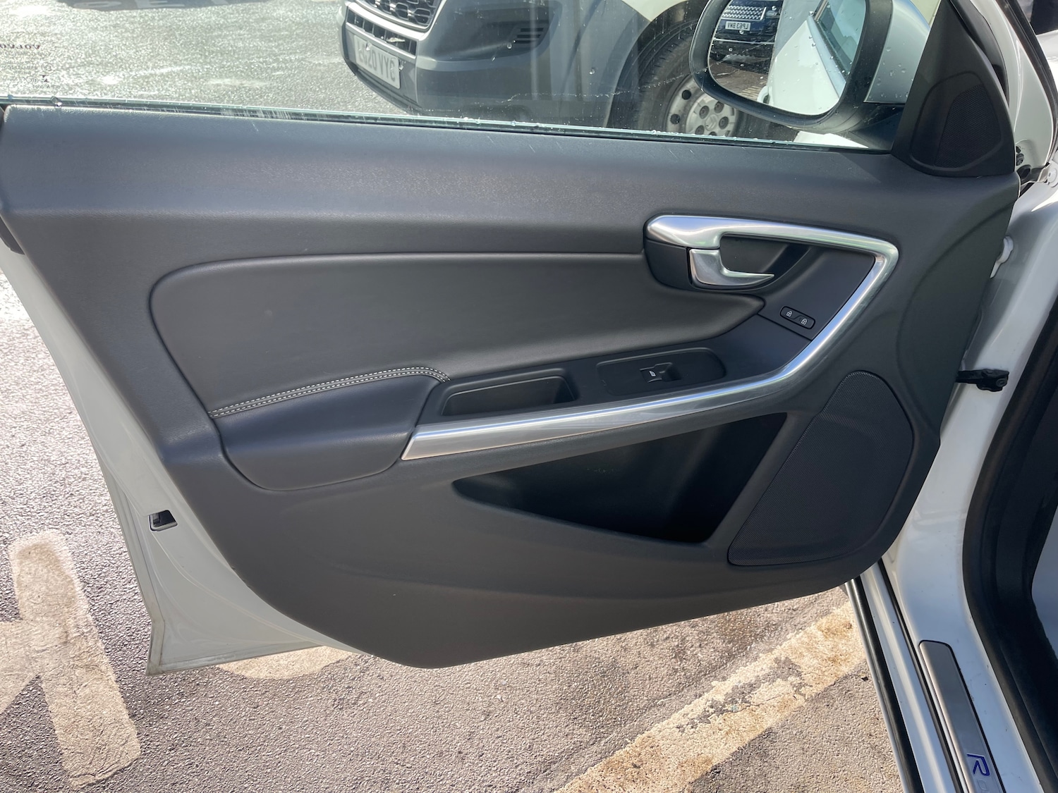 Used Volvo S60 2014 for sale - 76305330: Photo 12