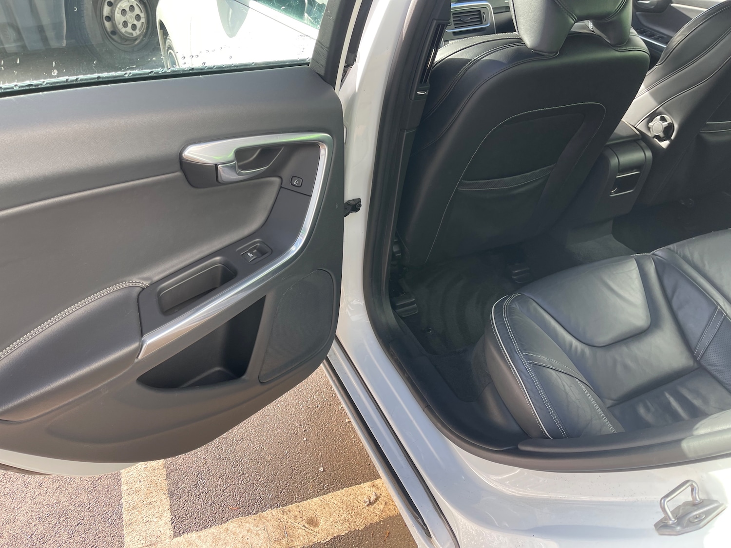 Used Volvo S60 2014 for sale - 76305330: Photo 14