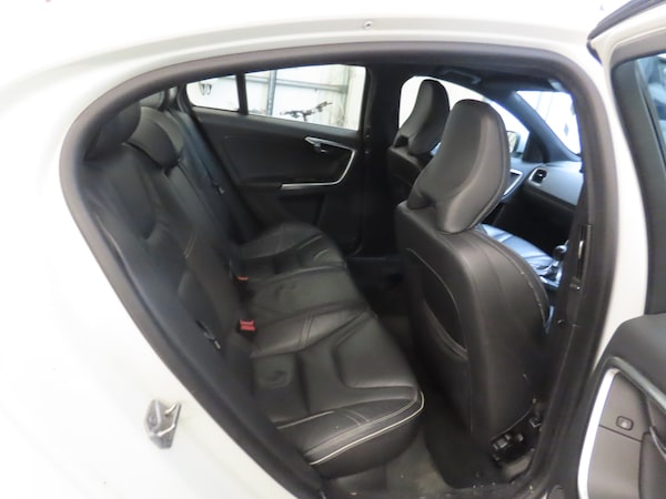 Used Volvo S60 2014 for sale - 76305330: Photo 6
