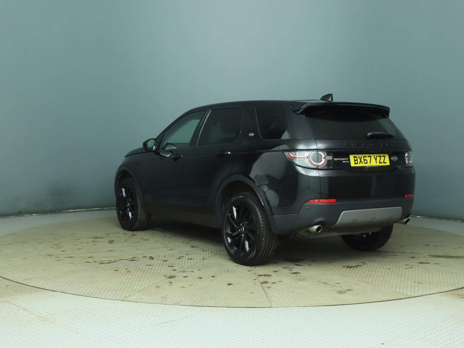 Used Land Rover Discovery Sport 2017 for sale - 77382057: Photo 4