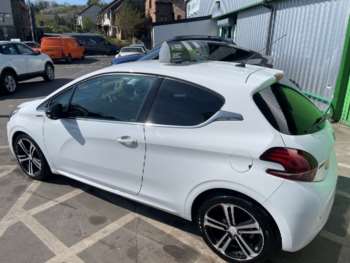 Used Peugeot 208 2015 for sale - 74729592: Photo