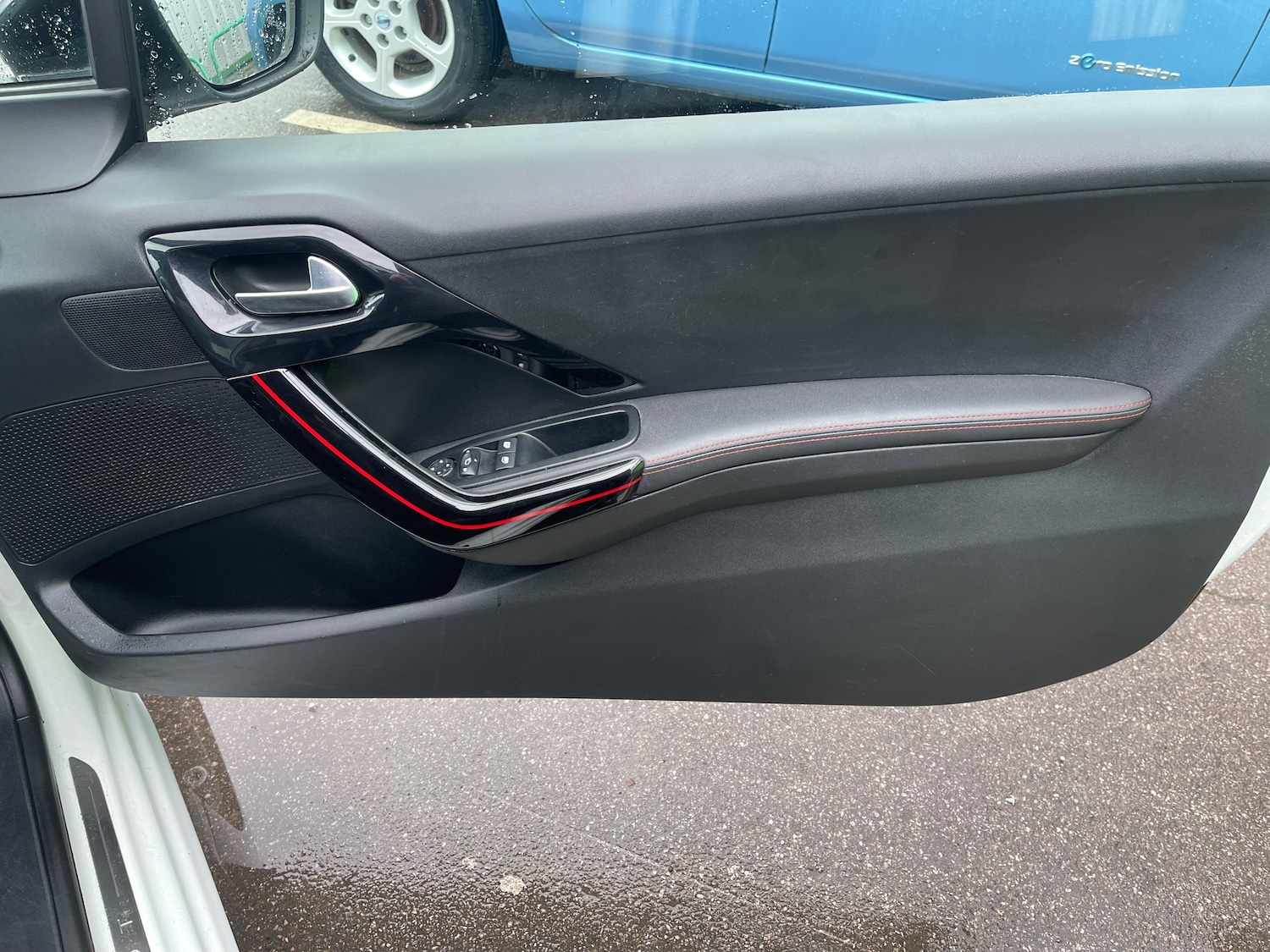 Used Peugeot 208 2015 for sale - 76739334: Photo 10