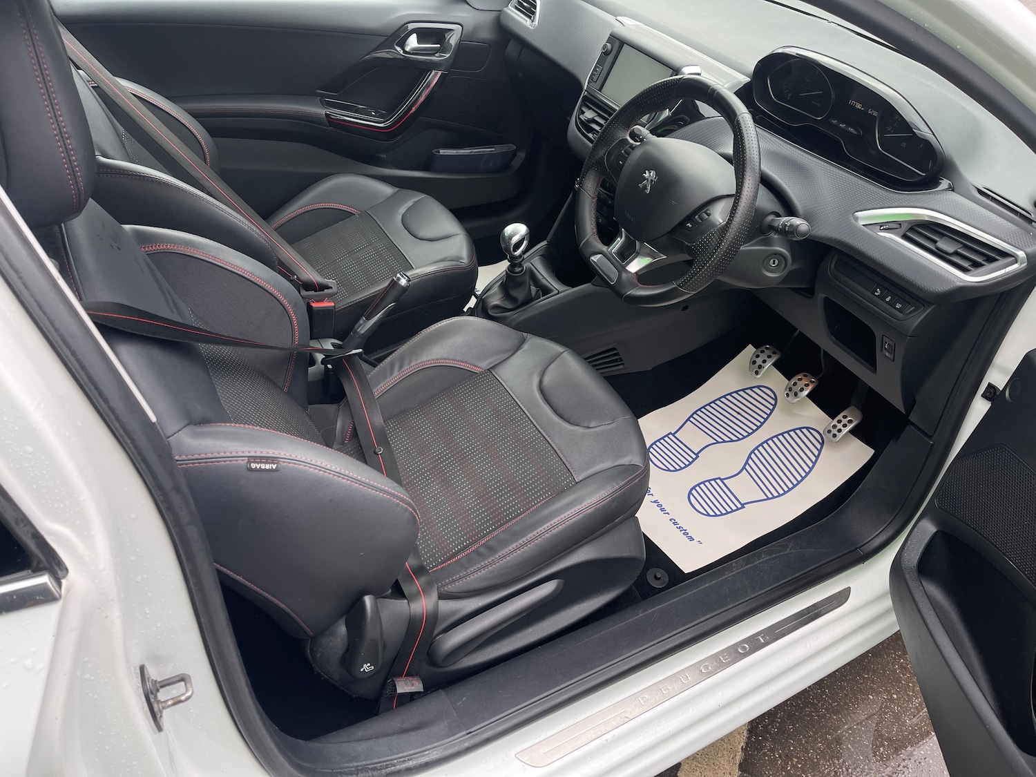 Used Peugeot 208 2015 for sale - 76739334: Photo 8