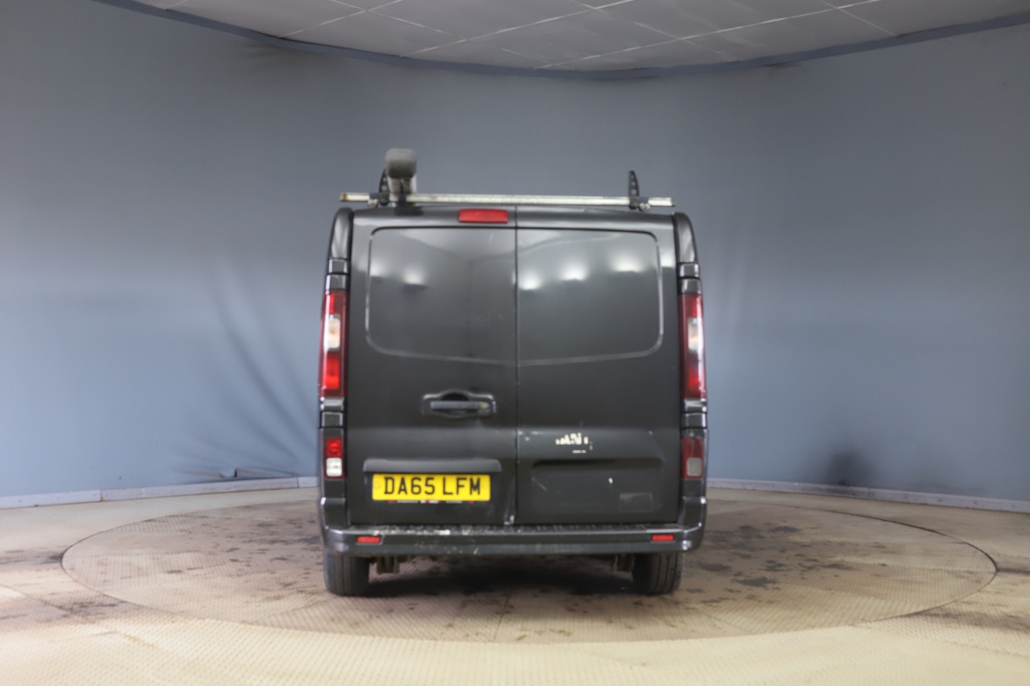 Used Vauxhall Vivaro 2015 for sale - 77791695: Photo 2