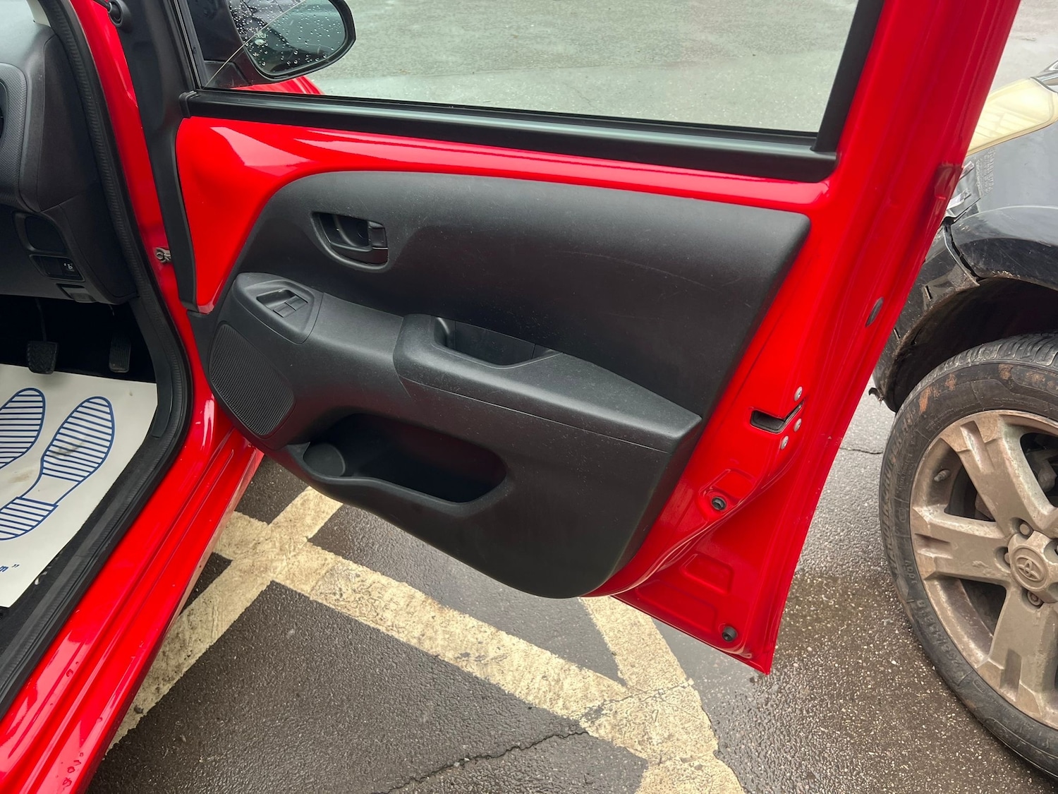 Used Toyota AYGO 2015 for sale - 76896429: Photo 12