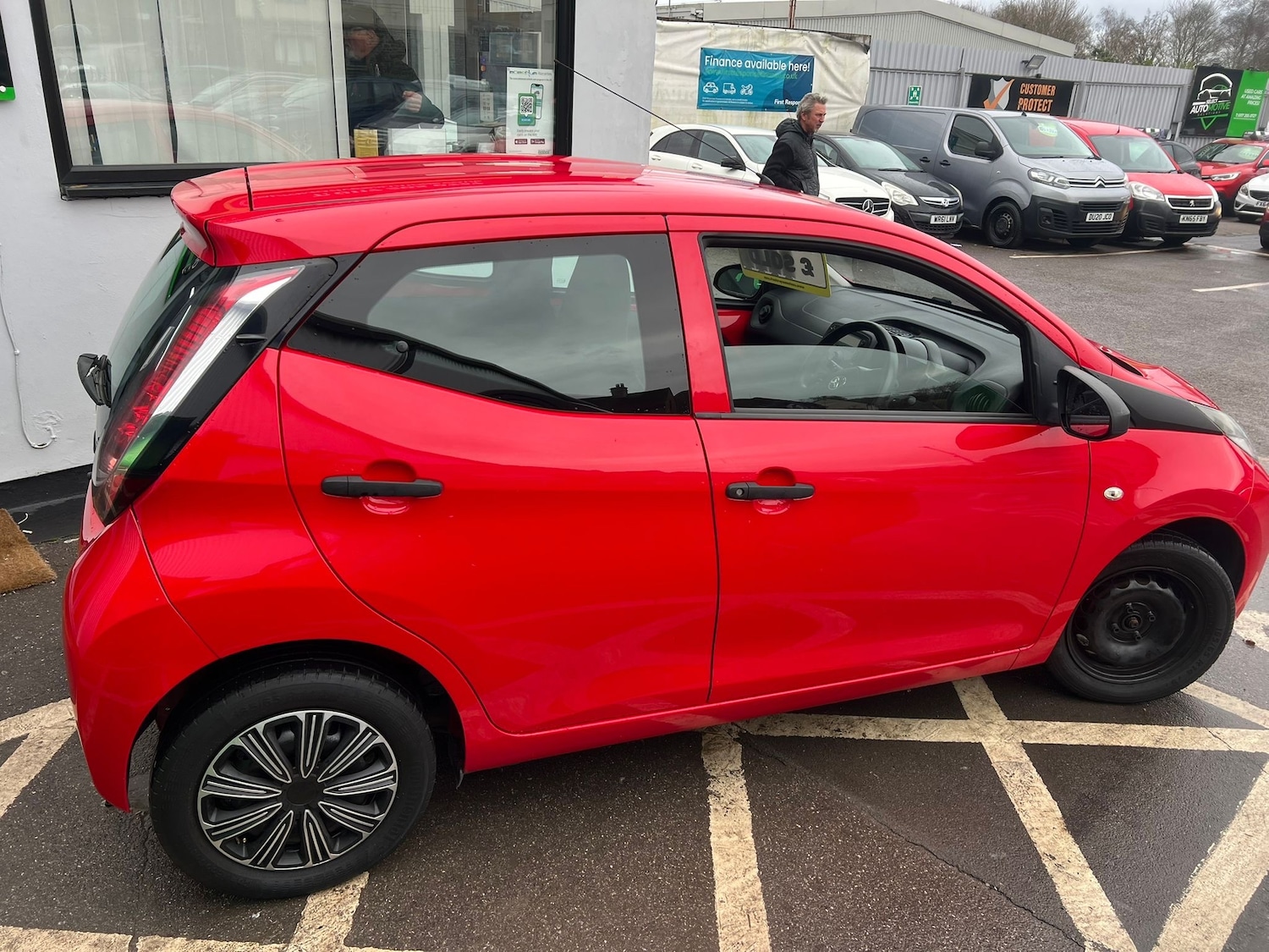 Used Toyota AYGO 2015 for sale - 76896429: Photo 9