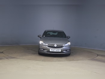 Used Vauxhall Astra 2017 for sale - 76305305: Photo 2