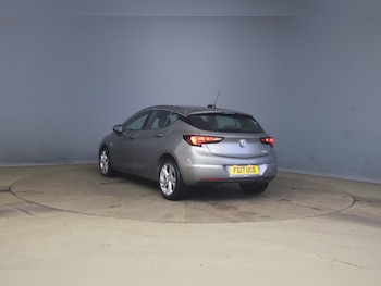 Used Vauxhall Astra 2017 for sale - 76305305: Photo 3