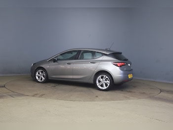 Used Vauxhall Astra 2017 for sale - 76305305: Photo 4