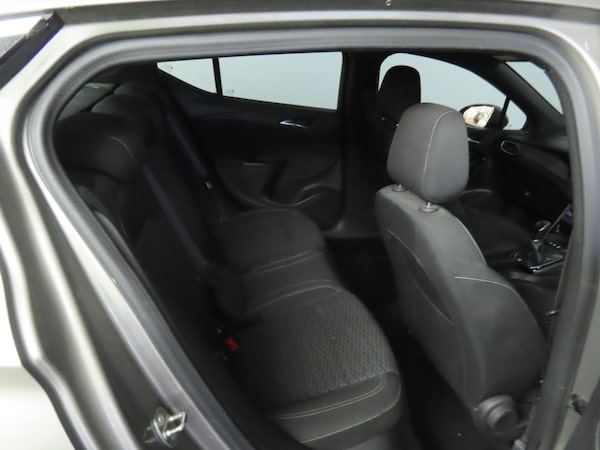 Used Vauxhall Astra 2017 for sale - 76305305: Photo 7