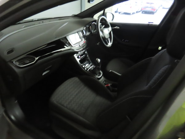 Used Vauxhall Astra 2017 for sale - 76305305: Photo 9