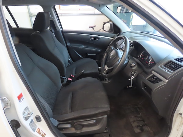 Used Suzuki Swift 2012 for sale - 76324512: Photo 9