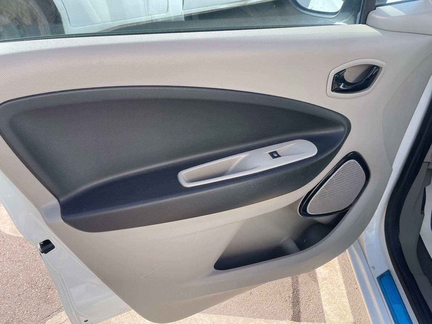 Used Renault Zoe 2015 for sale - 75937907: Photo 12