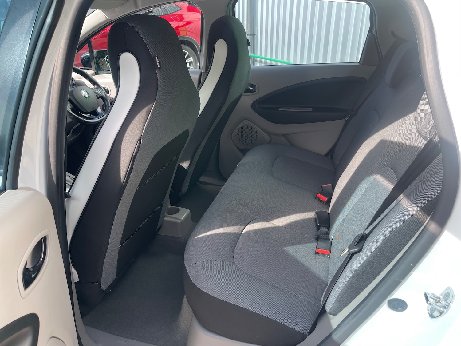 Used Renault Zoe 2015 for sale - 75937907: Photo 13