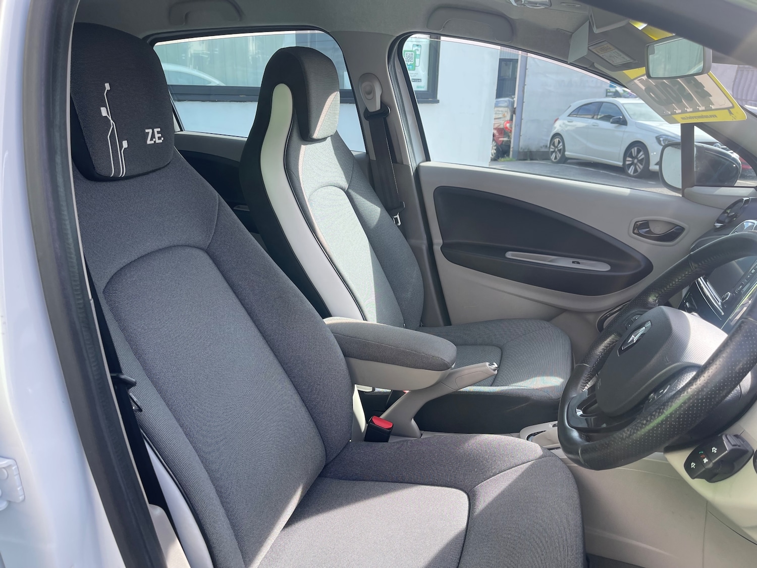 Used Renault Zoe 2015 for sale - 75937907: Photo 8