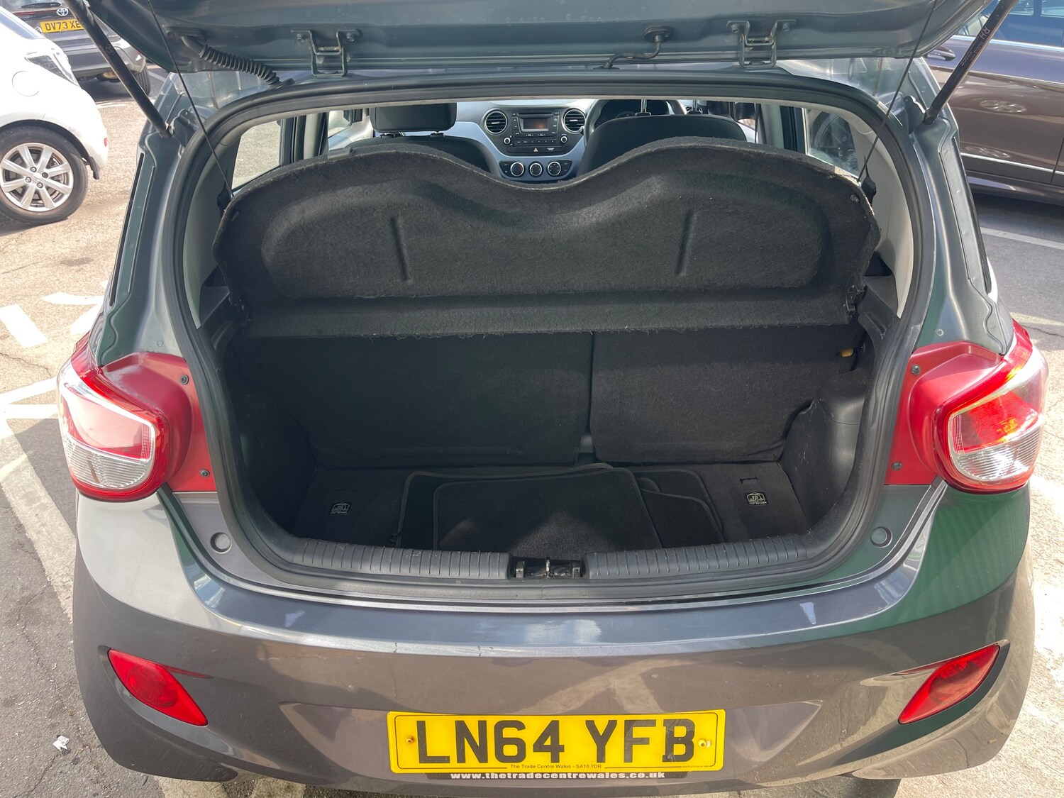 Used Hyundai i10 2014 for sale - 76211687: Photo 18