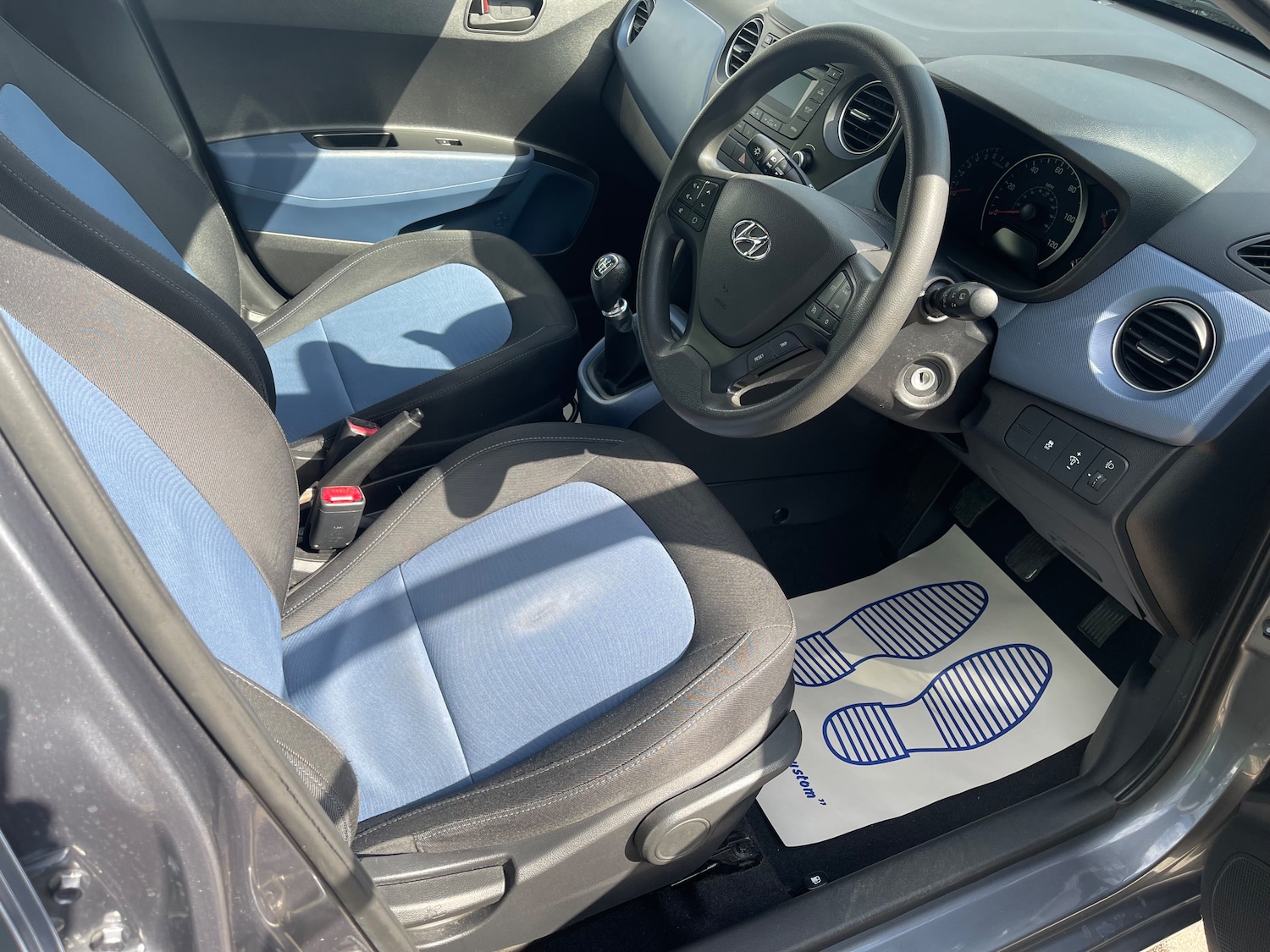 Used Hyundai i10 2014 for sale - 76211687: Photo 9