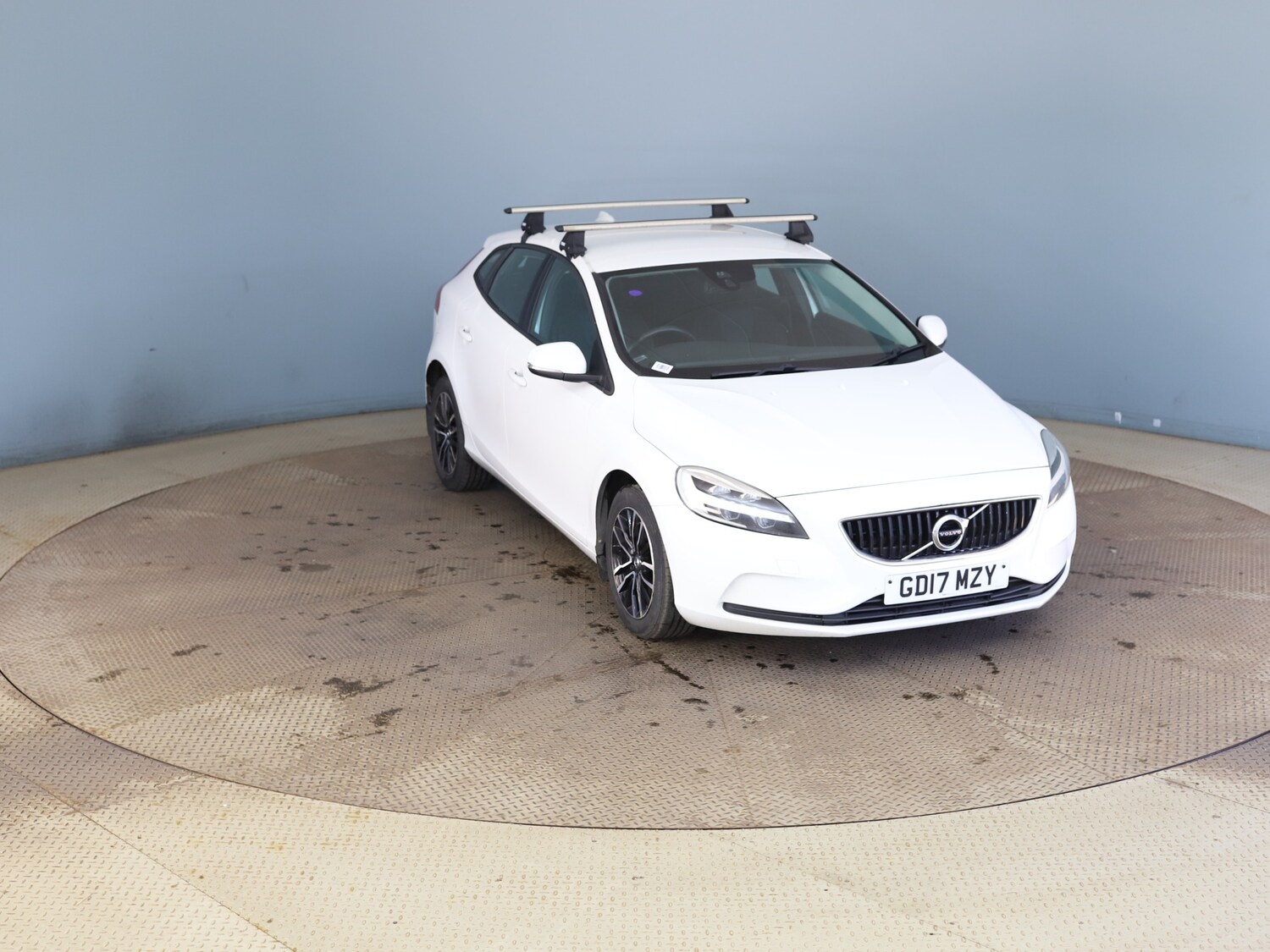 Used Volvo V40 2017 for sale - 77966596: Photo 6