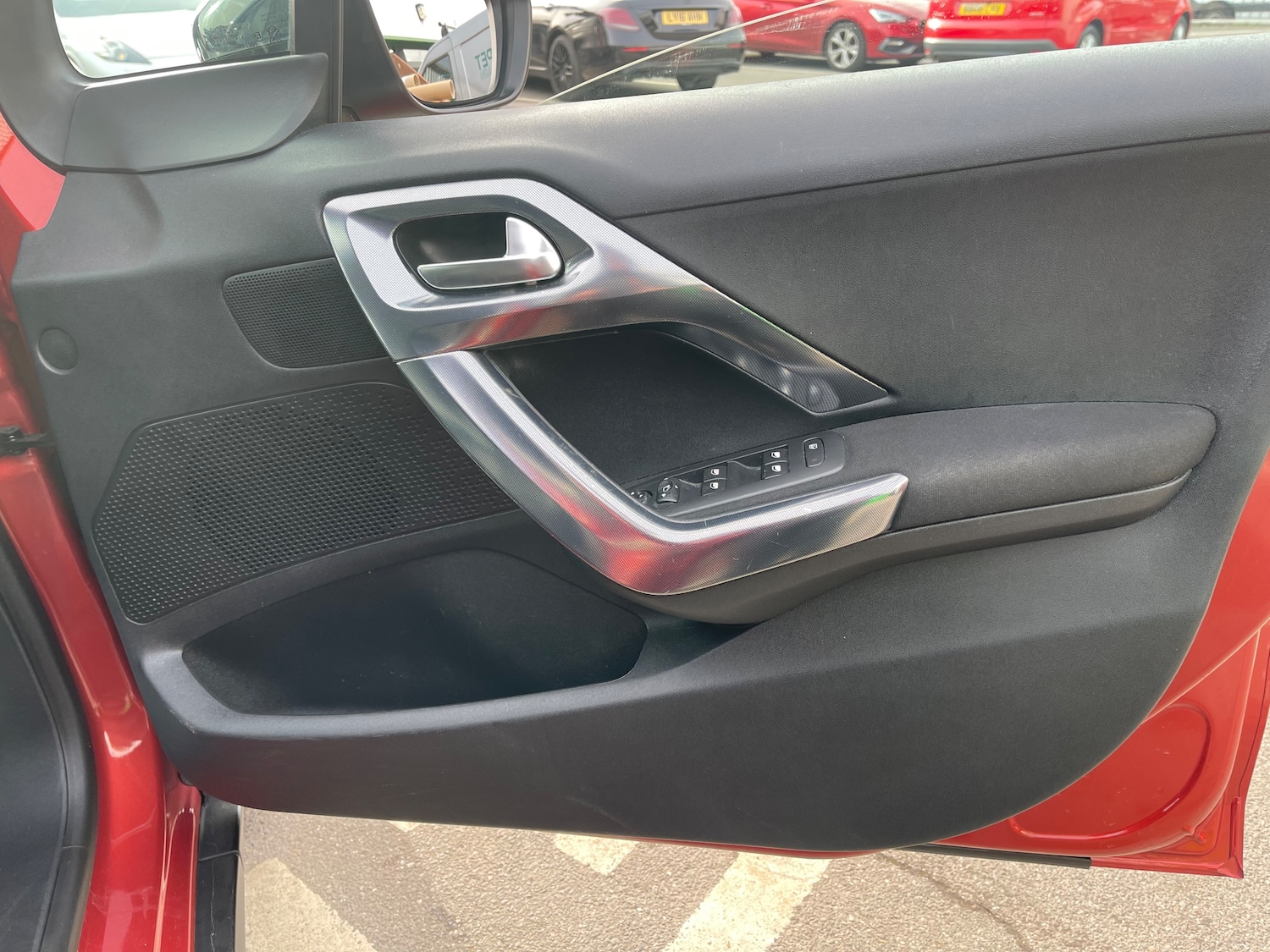 Used Peugeot 2008 2015 for sale - 77578851: Photo 10