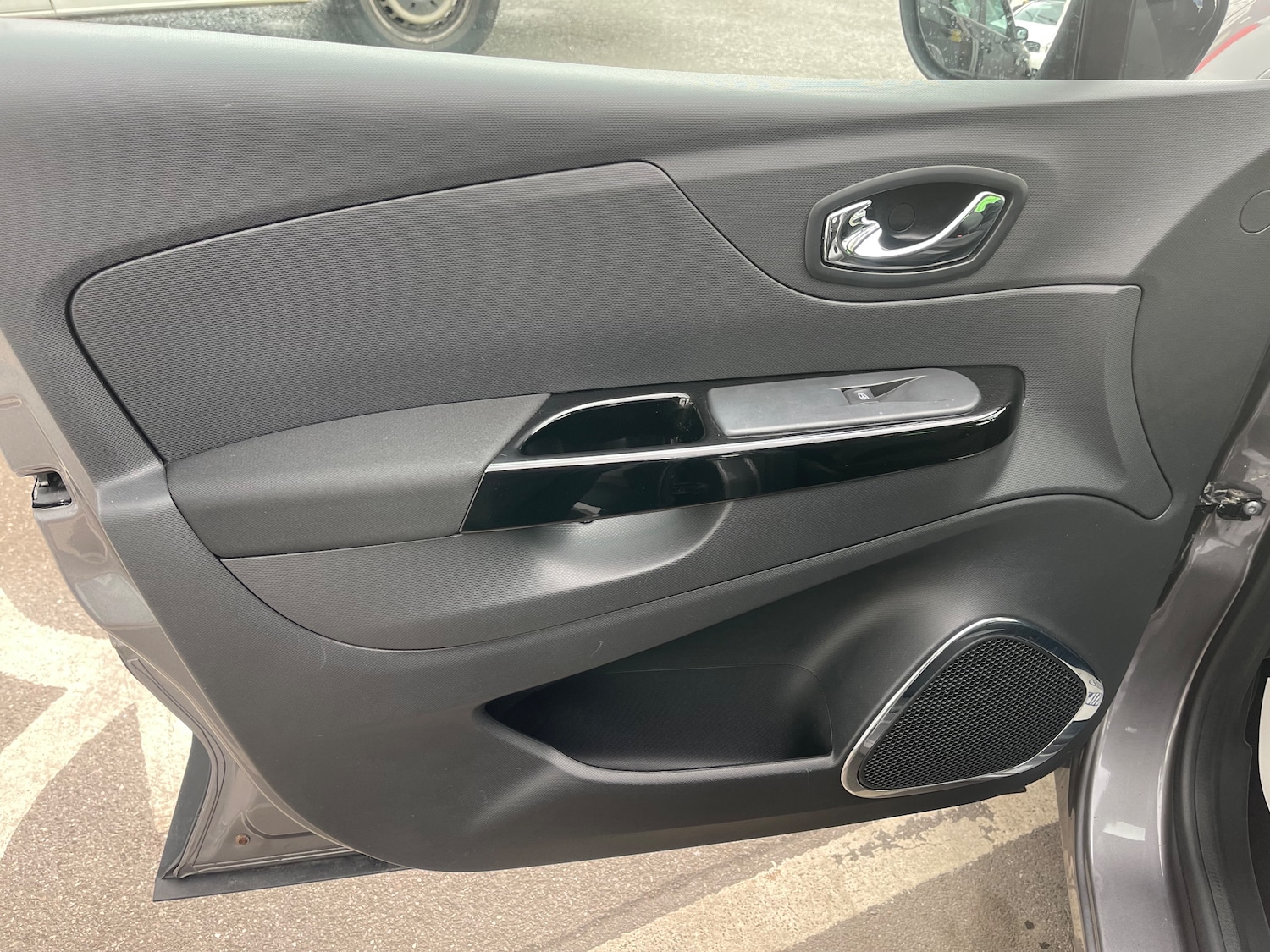 Used Renault Captur 2015 for sale - 76057824: Photo 13