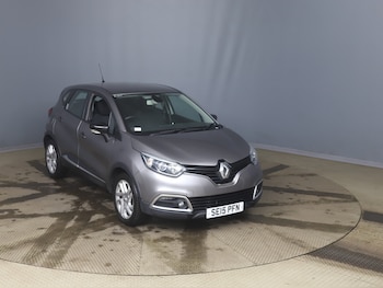 Used Renault Captur 2015 for sale - 76057824: Photo